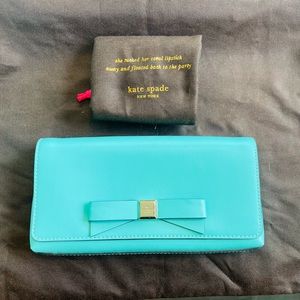 MONTFORD PARK SMOOTH KEIRA CLUTCH- Giverny Blue